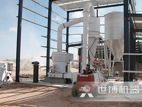 雷蒙磨粉機(jī)現(xiàn)場