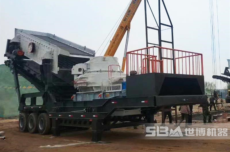 移動(dòng)一體碎石成砂機(jī)現(xiàn)場