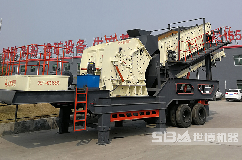 大型采石場(chǎng)碎石機(jī)之移動(dòng)破碎機(jī)