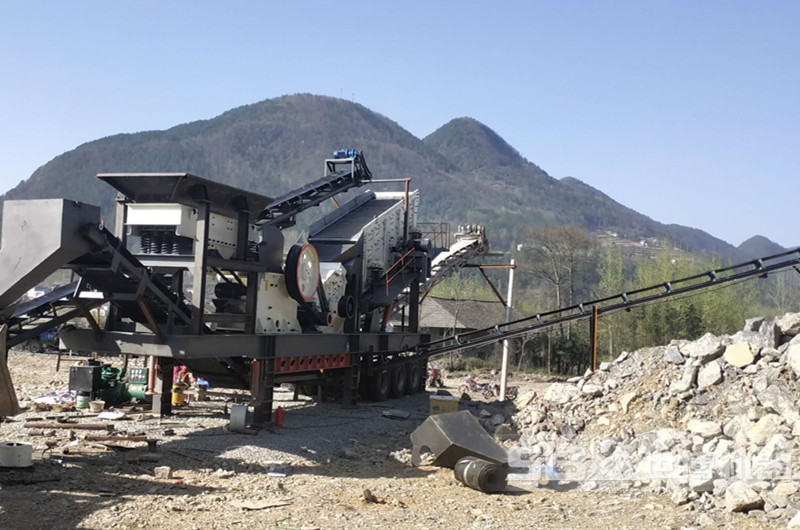 破碎機現(xiàn)場，原礦石雜質較多