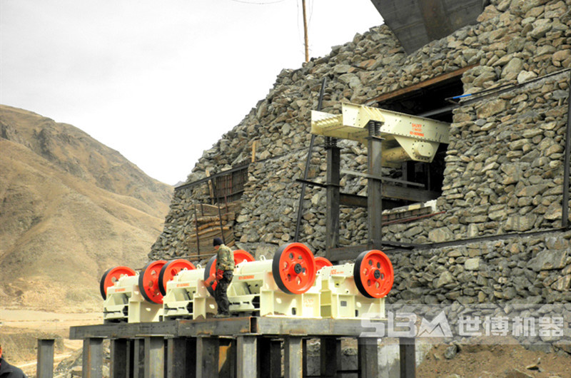 世博pex細(xì)顎式破碎機客戶現(xiàn)場，可現(xiàn)場考察