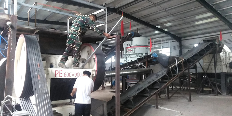 干式制砂機設備制砂現(xiàn)場圖