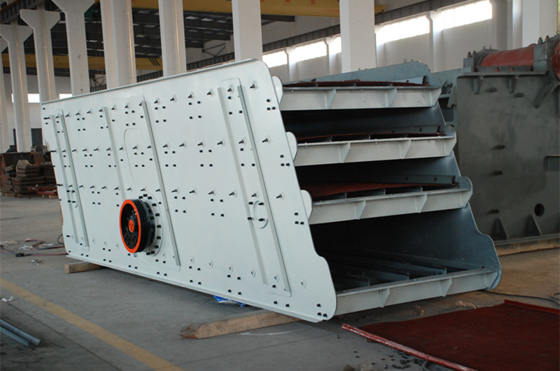 四層振動(dòng)篩，四層篩網(wǎng)，出五種料以上