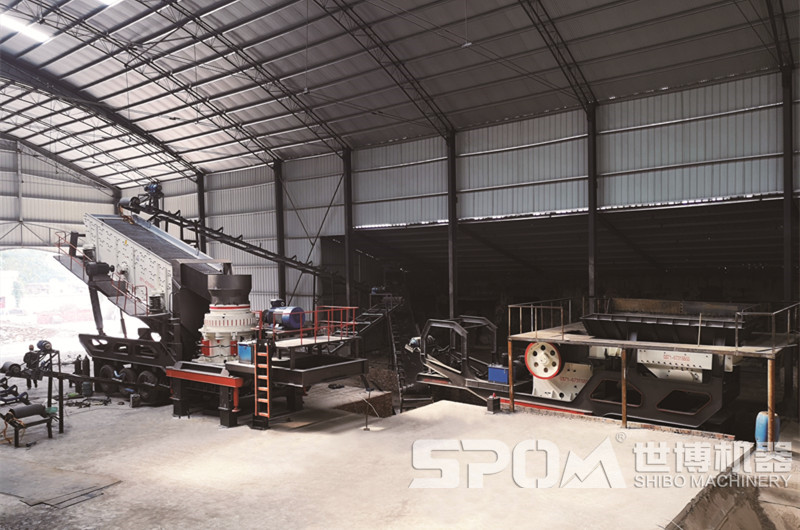 陜西客戶室內(nèi)現(xiàn)場(chǎng)，移動(dòng)破碎篩分機(jī)