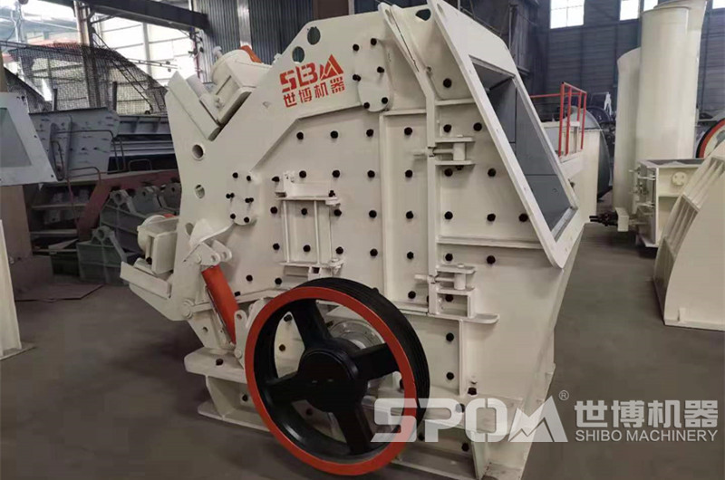 LF150大口反擊式破碎機(jī)，時(shí)產(chǎn)150噸粗碎機(jī)推薦型號(hào)