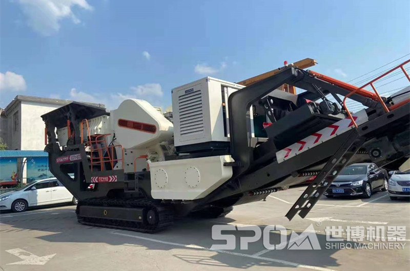 履帶式液壓顎破破碎機(jī)