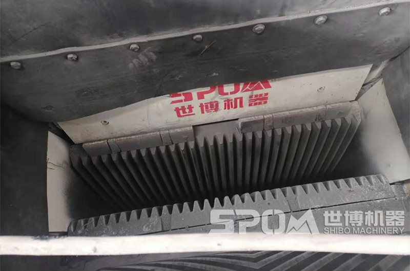 細(xì)鄂破進(jìn)料口