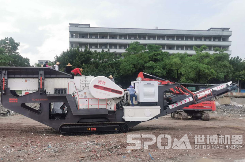 移動破碎建筑垃圾的破碎機