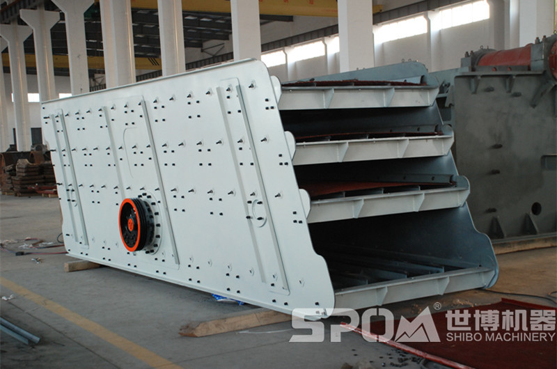 篩分12碎石用的振動(dòng)篩，多層篩網(wǎng)