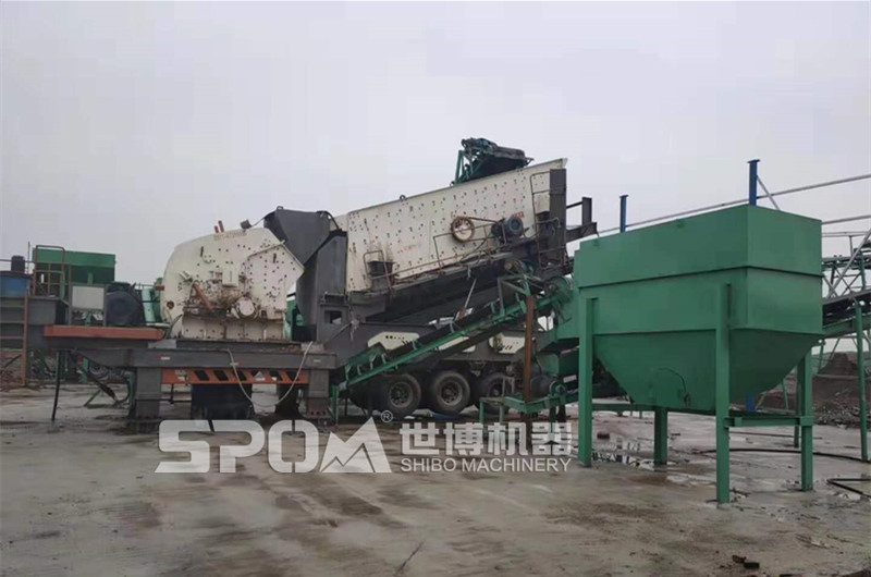 反擊破移動破碎篩分機(jī)
