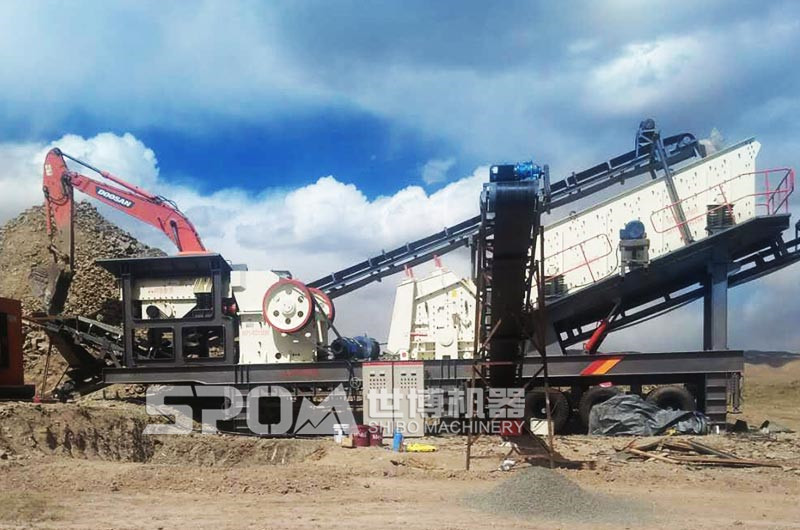 四組合式移動篩分破碎機(jī)