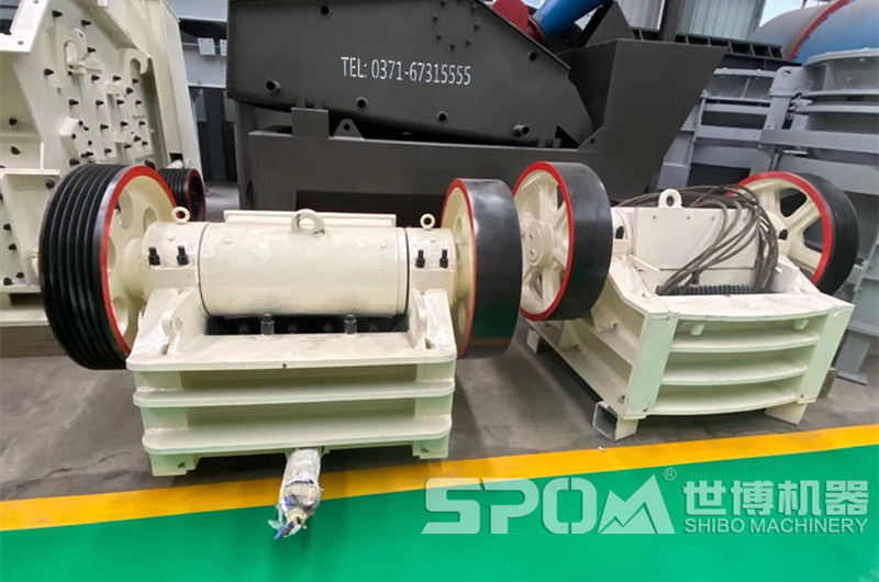 世博車間小型細鄂破成品，150x750細顎破碎機