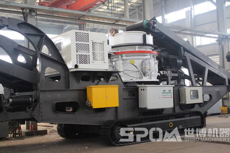 采石場(chǎng)履帶中細(xì)碎移動(dòng)碎石機(jī)
