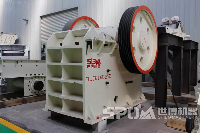 碎石粗碎設備顎式破碎機
