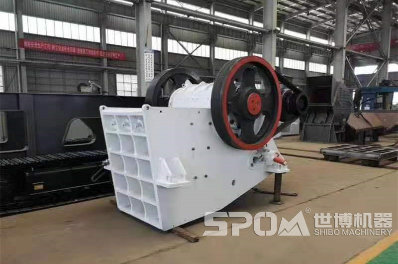 破碎石英石，推薦顎式破碎機(jī)