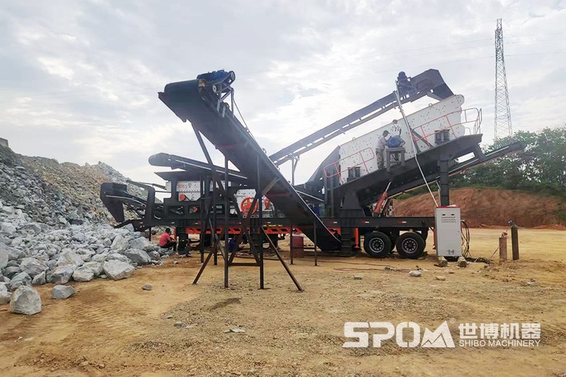 三合一移動(dòng)反擊式破碎機(jī)，反擊破移動(dòng)式破碎站現(xiàn)場(chǎng)圖